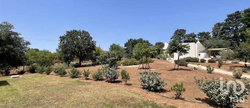 Trullo 5 locali di 100 m² in Cisternino (72014)