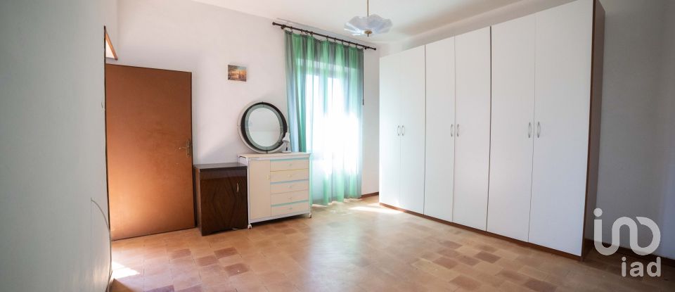 House 4 rooms of 129 m² in Treia (62010)