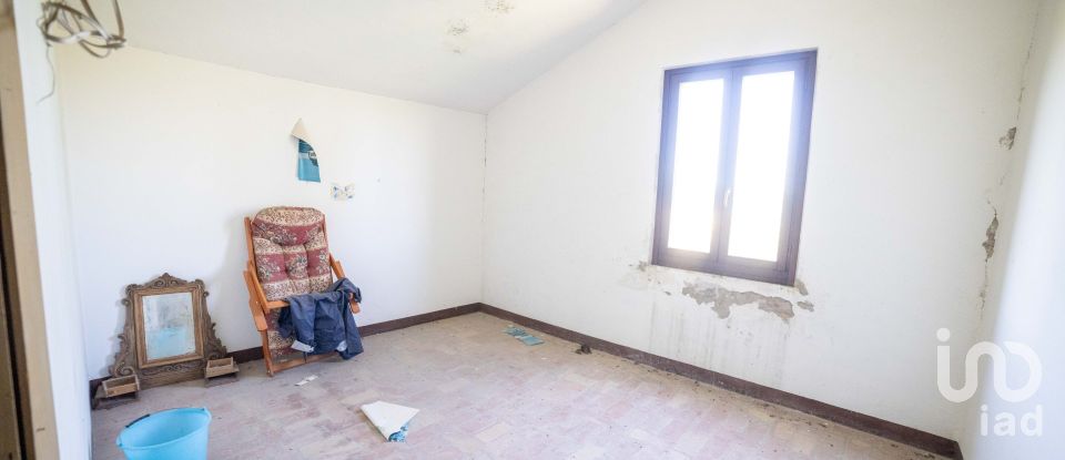 House 4 rooms of 129 m² in Treia (62010)