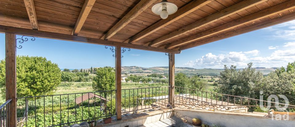 Casa indipendente 5 locali di 178 m² in Sant'Elpidio a Mare (63811)