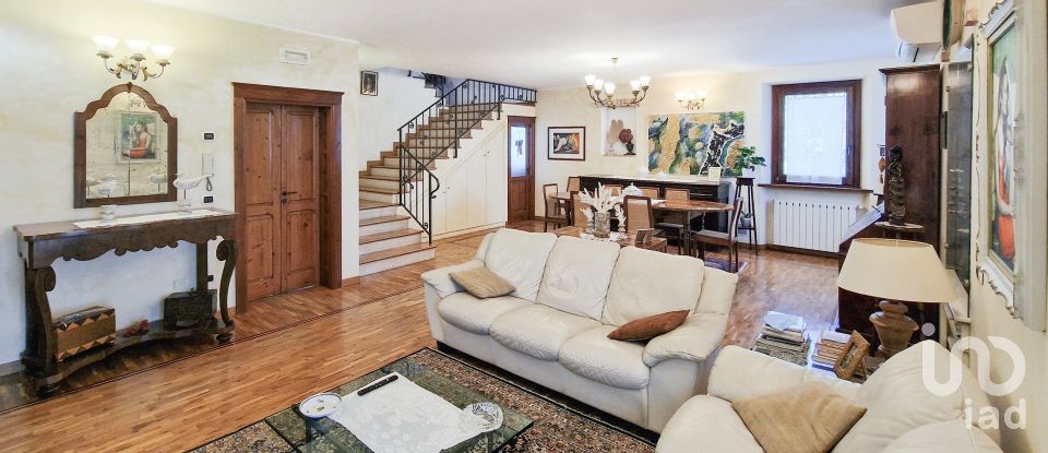 Casa indipendente 5 locali di 178 m² in Sant'Elpidio a Mare (63811)