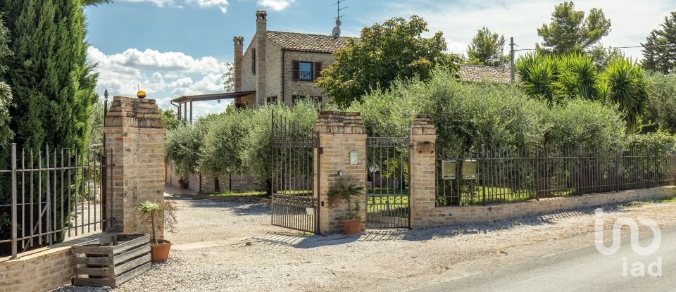 Casa indipendente 5 locali di 178 m² in Sant'Elpidio a Mare (63811)