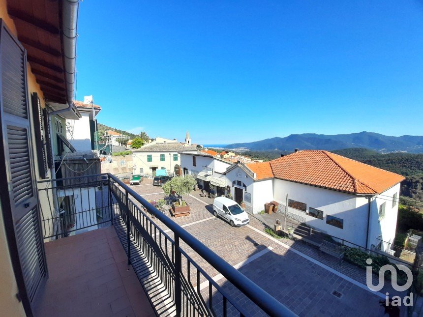 Palazzo / Stabile 9 locali di 220 m² a Arnasco (17032)