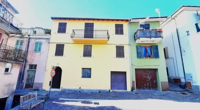 Palazzo / Stabile 9 locali di 220 m² a Arnasco (17032)