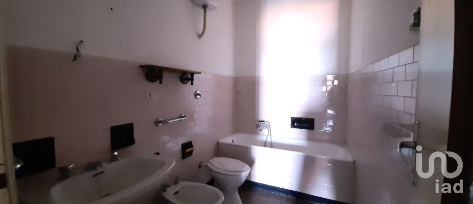 Palazzo / Stabile 9 locali di 220 m² a Arnasco (17032)