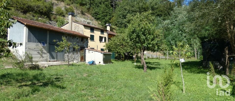 Casa indipendente 6 locali di 100 m² in Carro (19012)