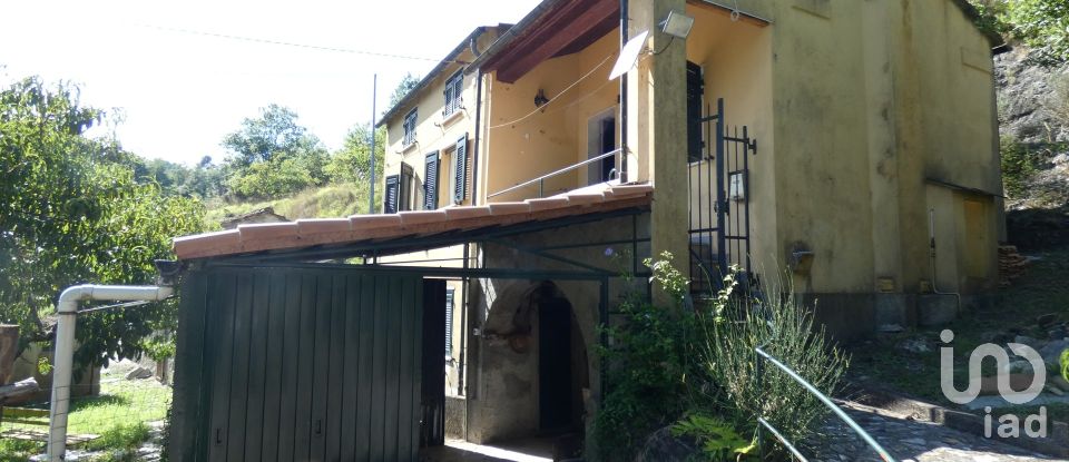 Casa indipendente 6 locali di 100 m² in Carro (19012)