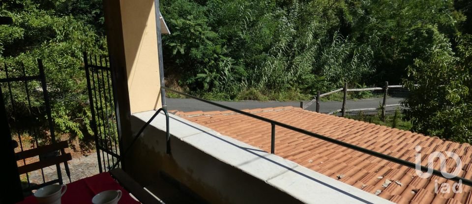 Casa indipendente 6 locali di 100 m² in Carro (19012)