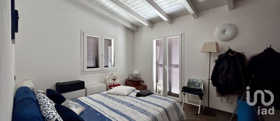 Casa indipendente / Villa 5 locali di 190 m² in Imperia (18100)