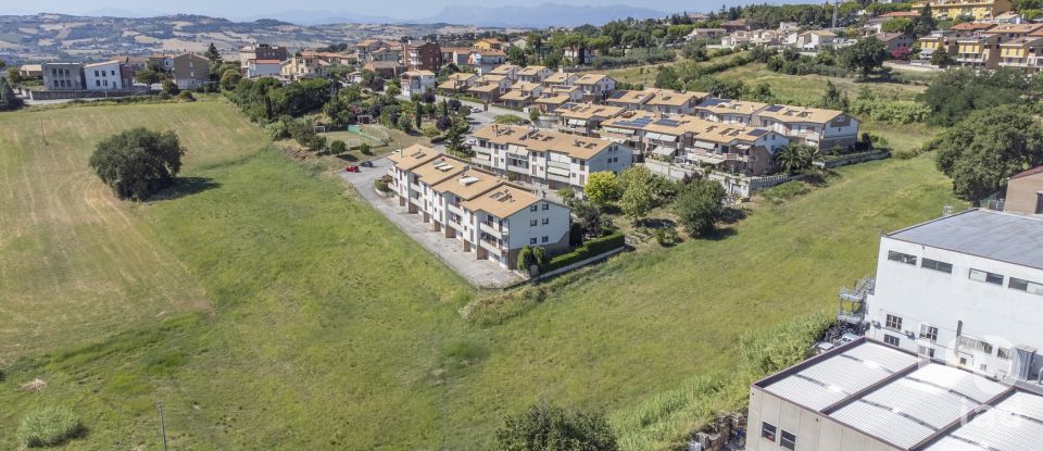 Terreno di 6.098 m² in Recanati (62019)