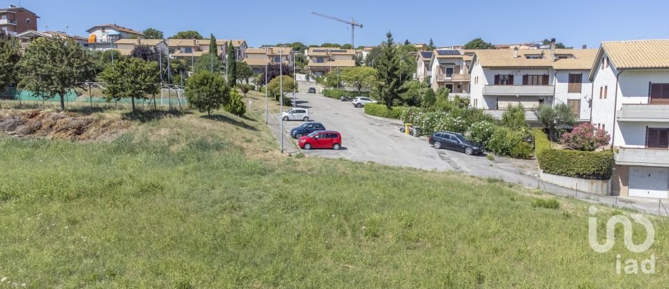 Terreno di 6.098 m² in Recanati (62019)