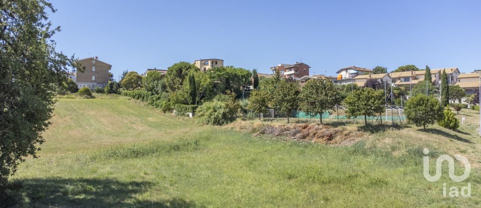 Terreno di 6.098 m² in Recanati (62019)
