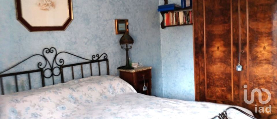 Appartamento 5 locali di 107 m² a Roma (00139)