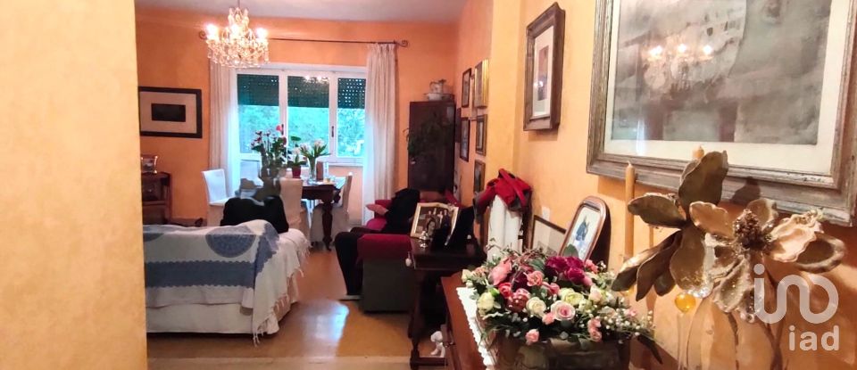 Appartamento 5 locali di 107 m² a Roma (00139)