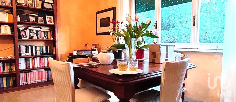 Appartamento 5 locali di 107 m² a Roma (00139)