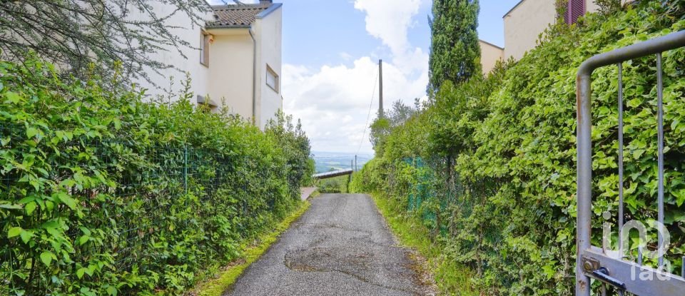 Villa Bifamiliare 6 locali di 150 m² in Montaione (50050)