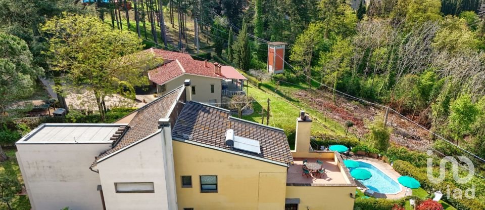 Villa Bifamiliare 6 locali di 150 m² in Montaione (50050)