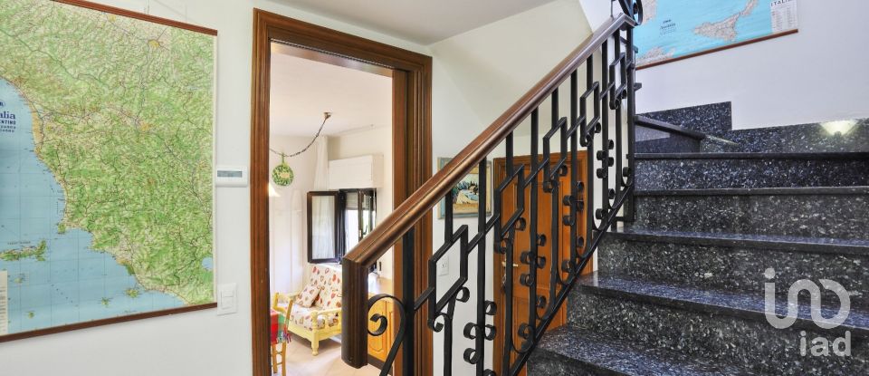 Villa Bifamiliare 6 locali di 150 m² in Montaione (50050)