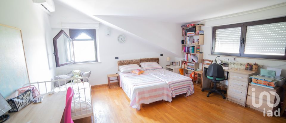 Casa indipendente 0 locali di 370 m² in Senigallia (60019)