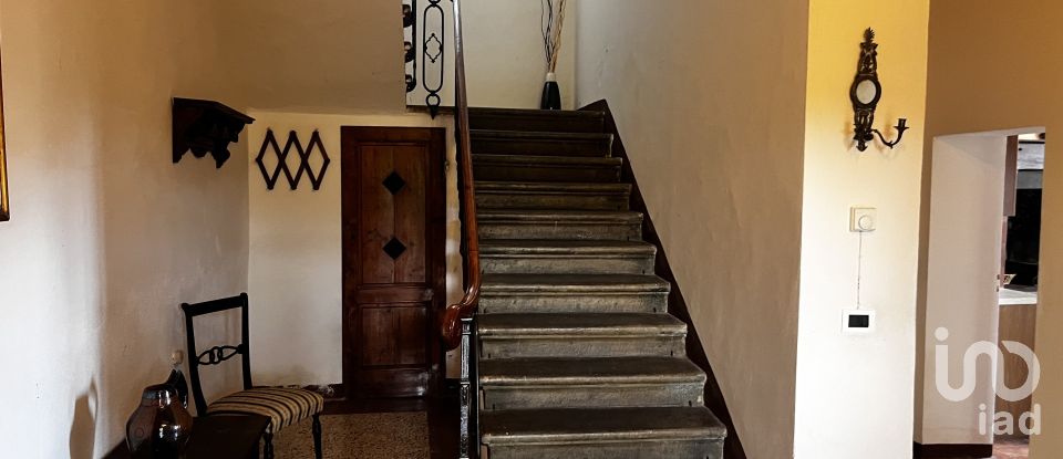 Casale 7 locali di 220 m² in Figline Valdarno (50063)