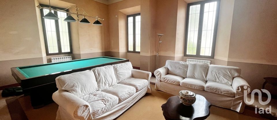 Casale 7 locali di 220 m² in Figline Valdarno (50063)