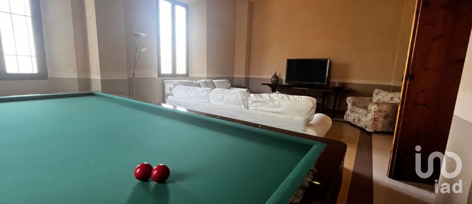 Casale 7 locali di 220 m² in Figline Valdarno (50063)