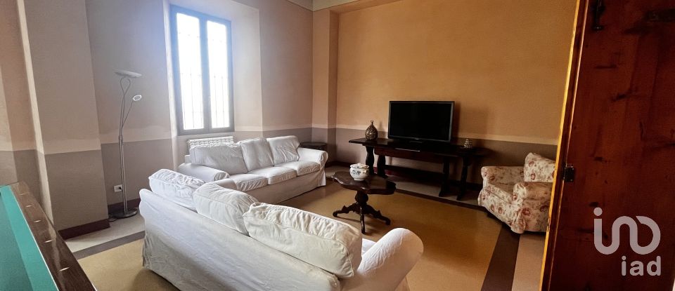 Casale 7 locali di 220 m² in Figline Valdarno (50063)