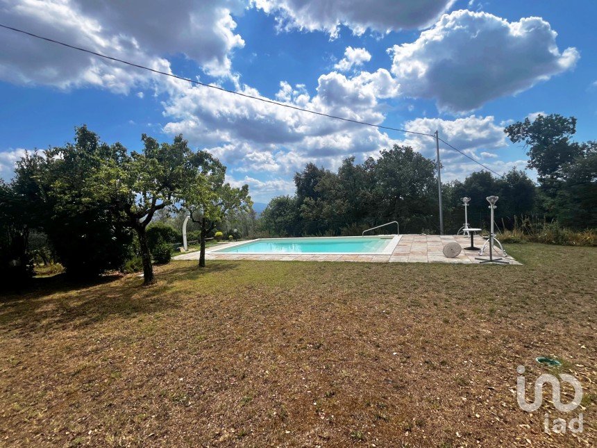 Casale 7 locali di 220 m² in Figline Valdarno (50063)