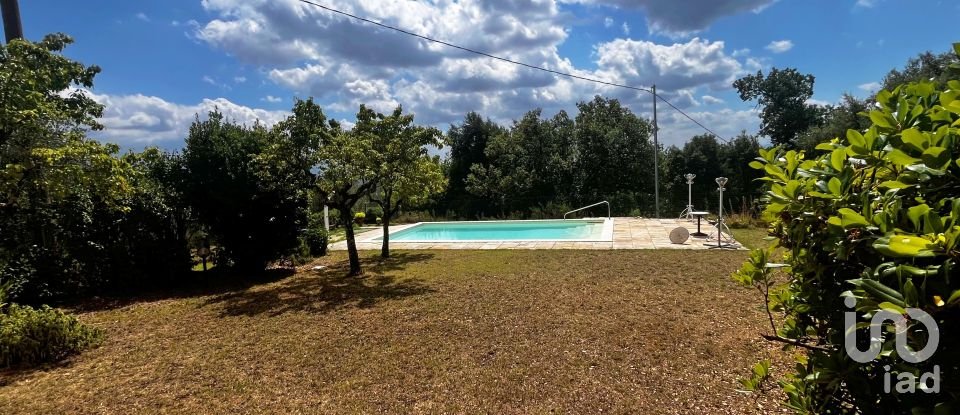 Casale 7 locali di 220 m² in Figline Valdarno (50063)