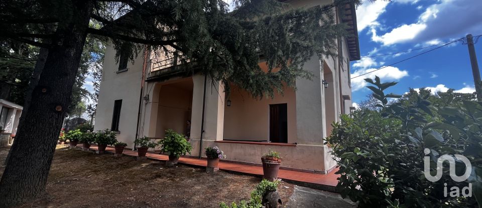 Casale 7 locali di 220 m² in Figline Valdarno (50063)