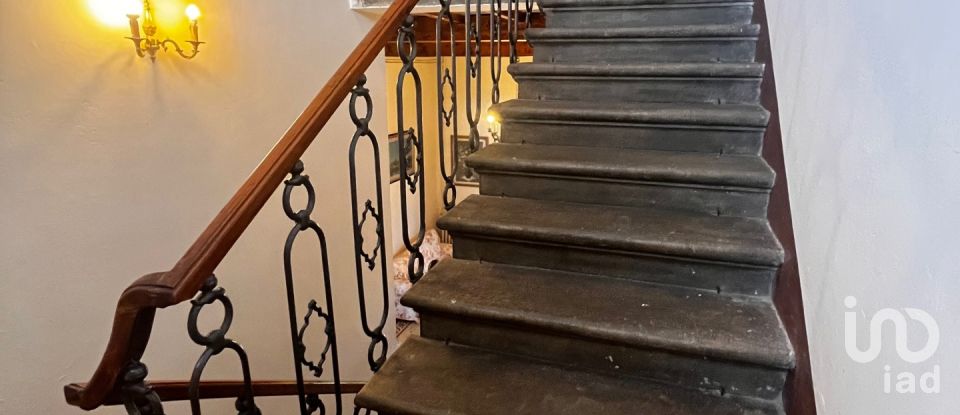 Casale 7 locali di 220 m² in Figline Valdarno (50063)