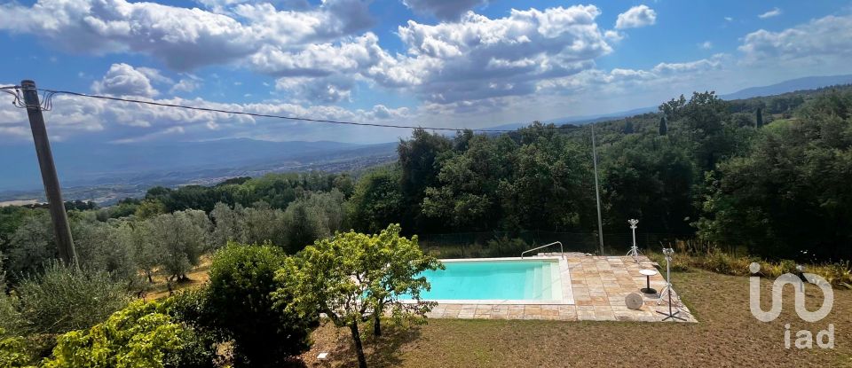 Casale 7 locali di 220 m² in Figline Valdarno (50063)