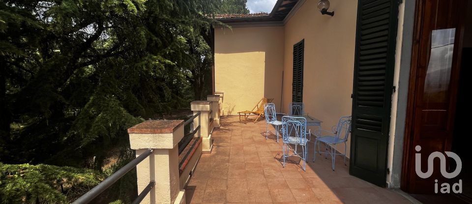 Casale 7 locali di 220 m² in Figline Valdarno (50063)