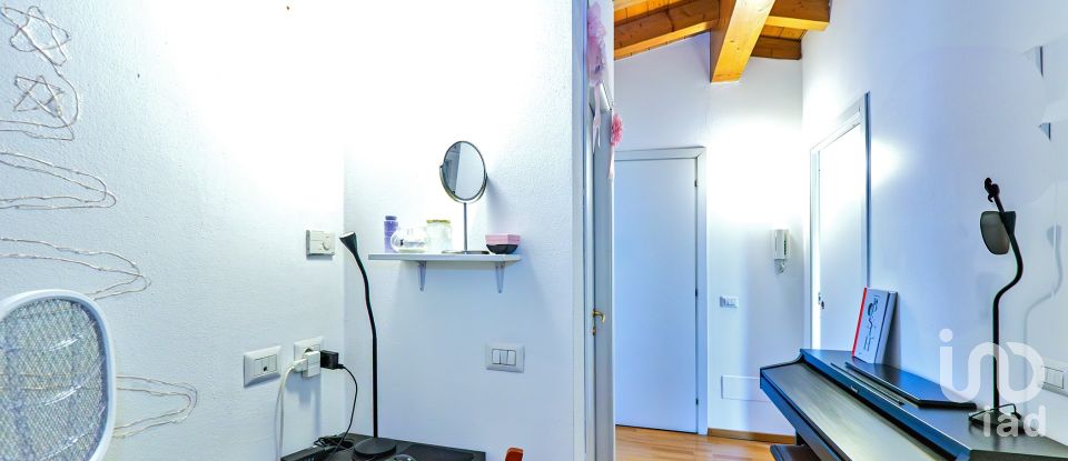 Appartamento 6 locali di 138 m² a Calolziocorte (23801)