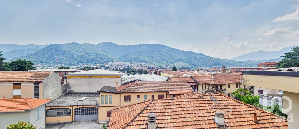 Appartamento 6 locali di 138 m² a Calolziocorte (23801)