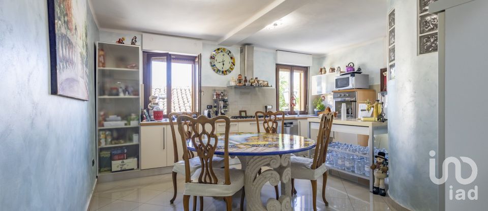 House 7 rooms of 183 m² in Offagna (60020)