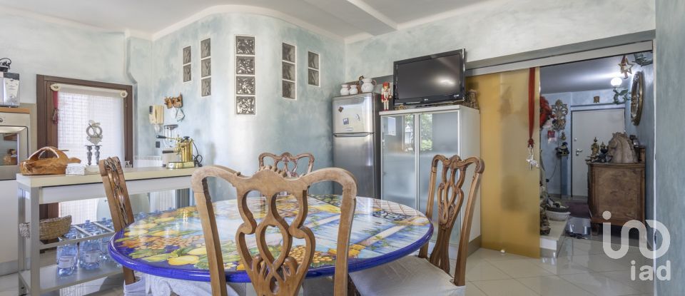 House 7 rooms of 183 m² in Offagna (60020)