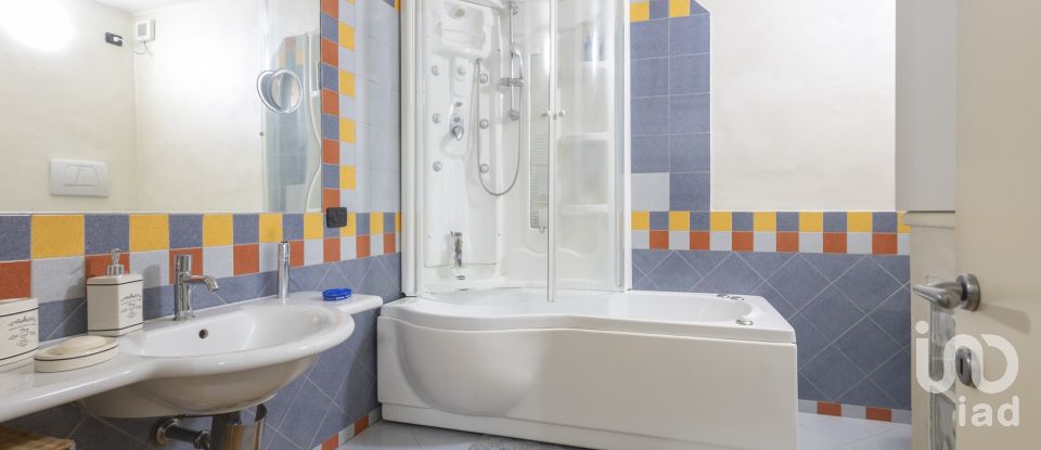 House 7 rooms of 183 m² in Offagna (60020)