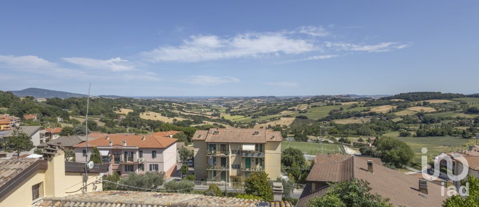 House 7 rooms of 183 m² in Offagna (60020)