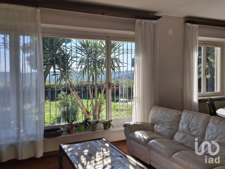 Casale 4 locali di 355 m² in Civitanova Marche (62012)