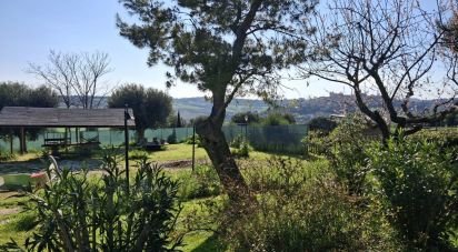 Casale 4 locali di 355 m² in Civitanova Marche (62012)