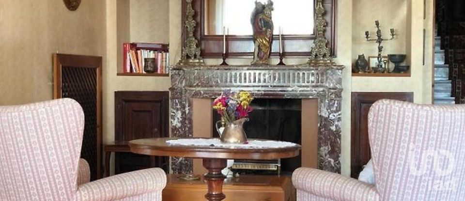 Casale 4 locali di 355 m² in Civitanova Marche (62012)