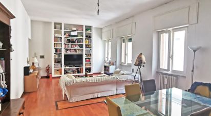 Two-room apartment of 85 m² in Roma (00152)