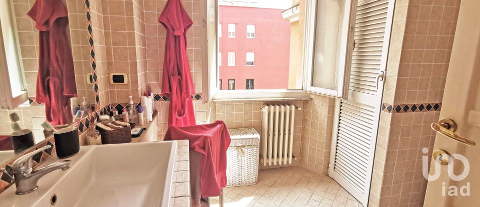 Bilocale di 85 m² a Roma (00152)