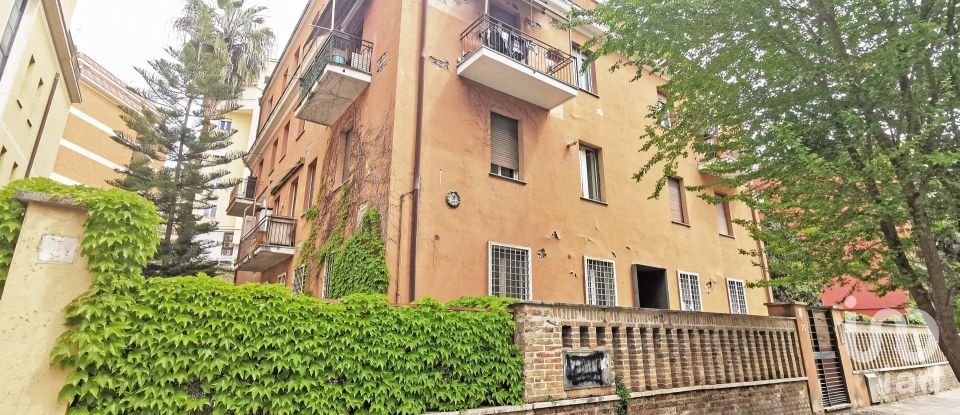 Bilocale di 85 m² a Roma (00152)