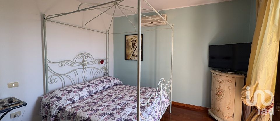 Casa indipendente 8 locali di 200 m² in Sant'Ippolito (61040)