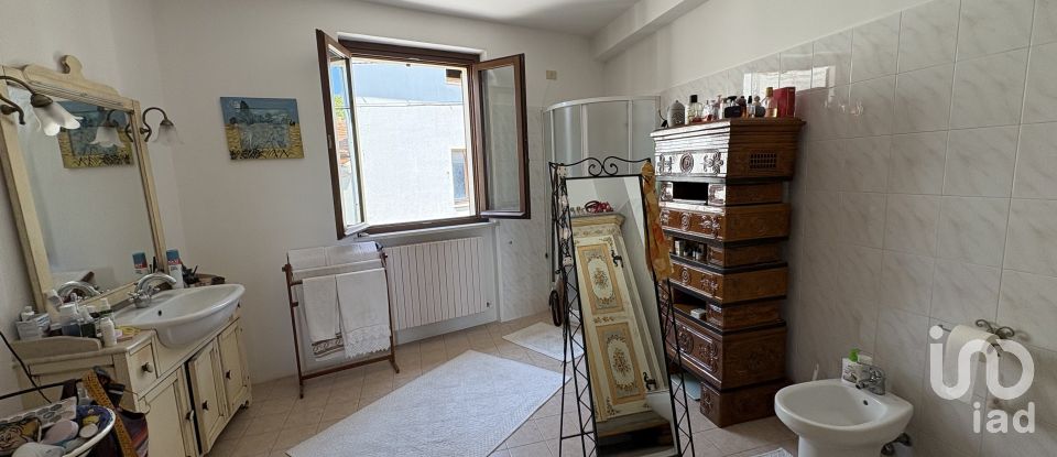 Casa indipendente 8 locali di 200 m² in Sant'Ippolito (61040)