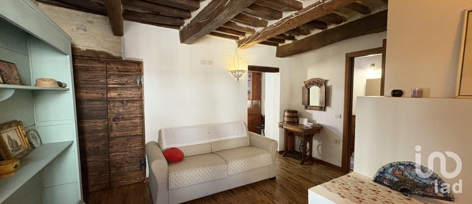 Casa indipendente 8 locali di 200 m² in Sant'Ippolito (61040)