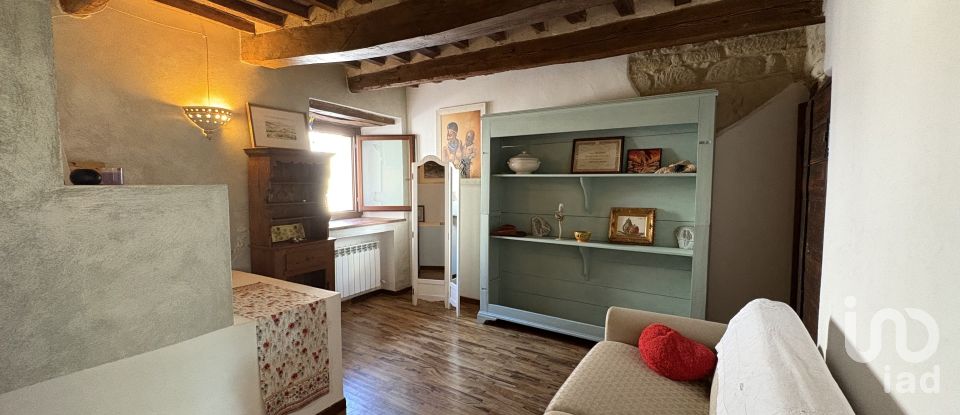 Casa indipendente 8 locali di 200 m² in Sant'Ippolito (61040)