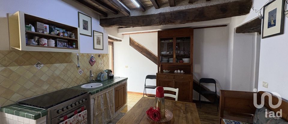 Casa indipendente 8 locali di 200 m² in Sant'Ippolito (61040)